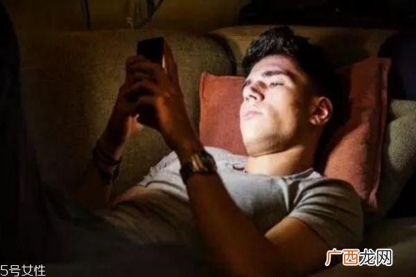 熬夜后补觉有用吗熬夜的危害