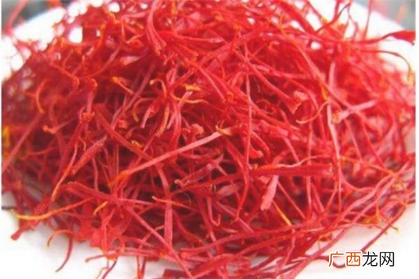 藏红花泡脚有什么好处藏红花泡脚适合哪些人