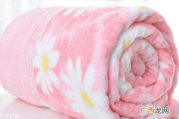 毛巾被发黄了怎么恢复日常清洁毛巾被方法