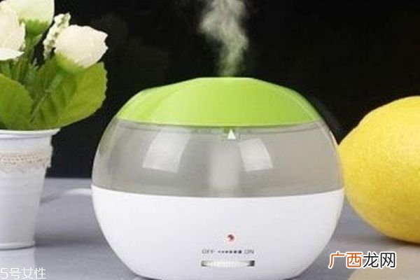 加湿器里的水多久换一次不要用隔夜水