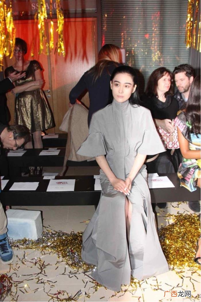 大背头发型，大背头发型搭配连衣裙美出了新高度