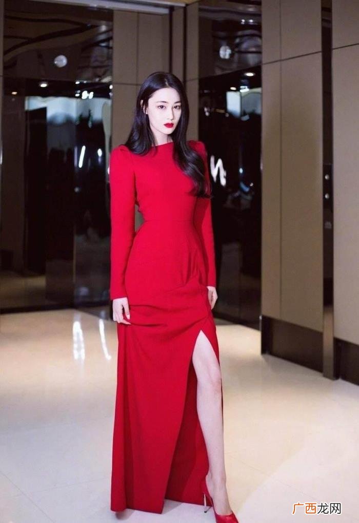 大背头发型，大背头发型搭配连衣裙美出了新高度