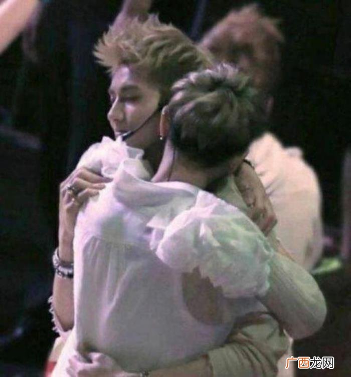 黄子韬生日,黄子韬26岁生日是怎么过的谁祝福了