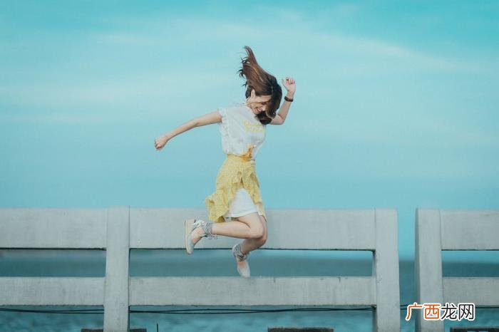 40岁女人的霸气的语句，女生简单霸气的一句话