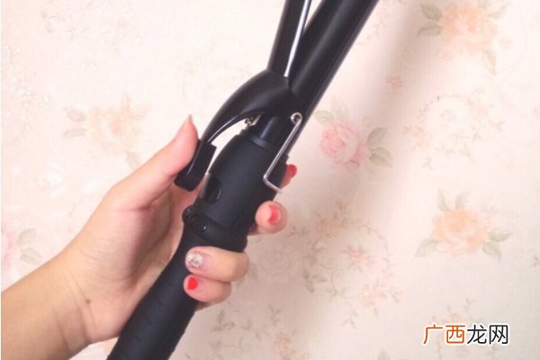 卷发棒会烫伤吗会烫伤自己