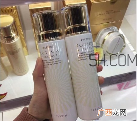 伊思水乳清爽型和滋润型区别_哪个好