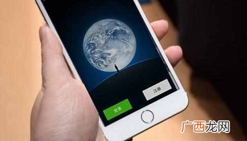 微信朋友圈怎么转发别人的图片和文字（三步即