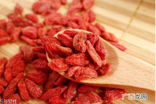 熬夜泡什么水喝比较好经常熬夜泡什么喝好