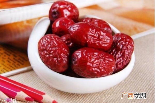 熬夜泡什么水喝比较好经常熬夜泡什么喝好