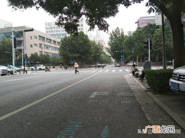 爱我的男人有很多，我这辈子遇见一个拿命爱我的男人