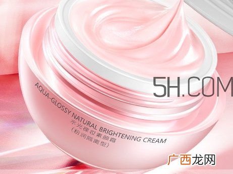 保湿霜和补水霜的区别_保湿霜和补水霜一样吗