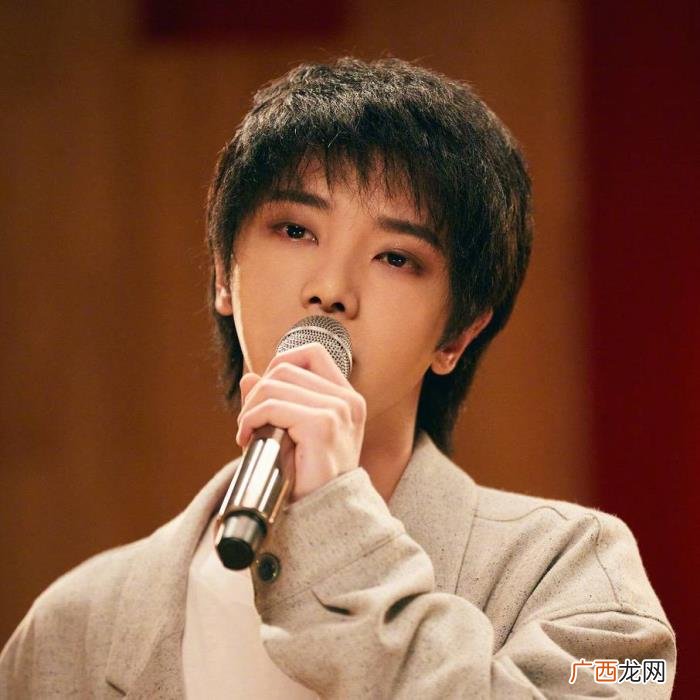 华晨宇考试，华晨宇又有五首歌被编入大学考试规定曲目