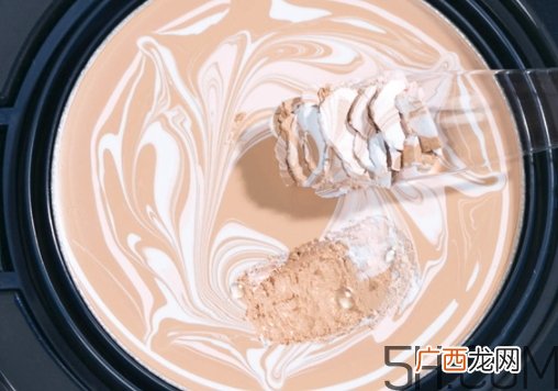 ahc玻尿酸水粉霜气垫怎么用?ahc玻尿酸水粉霜真假辨别