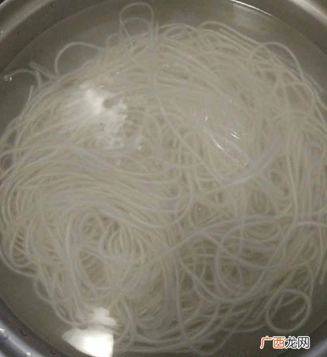 适合家庭做酸辣粉的窍门！ 酸辣粉的做法