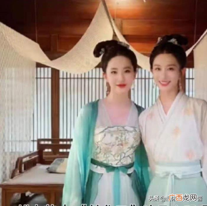 杨幂你以为你是刘亦菲，杨幂海报和刘亦菲海报一模一样