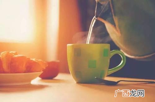每天喝热水的好处喝热水体温会升高吗