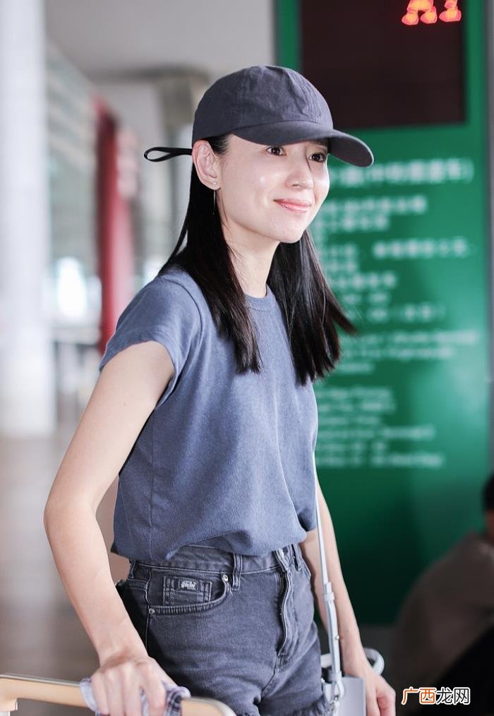 董洁法令纹，38岁董洁素颜皮肤松弛法令纹明显