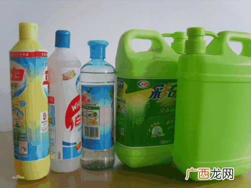 洗洁精能洗衣服吗洗洁精能代替洗衣粉吗