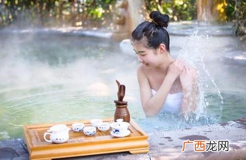 下雨天适合泡温泉吗温泉适合什么季节泡