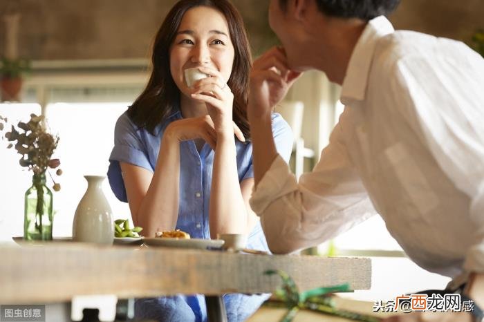 女生哪些行为是在撩你，女人对你有了这些行为时