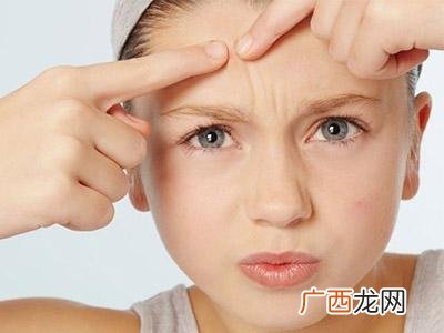 排卵期为什么会长痘痘呢排卵期要怎么调理呢