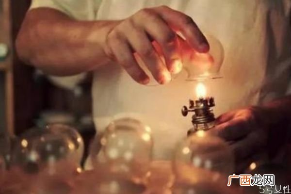 拔罐一般用的是什么拔罐过多久可以洗澡