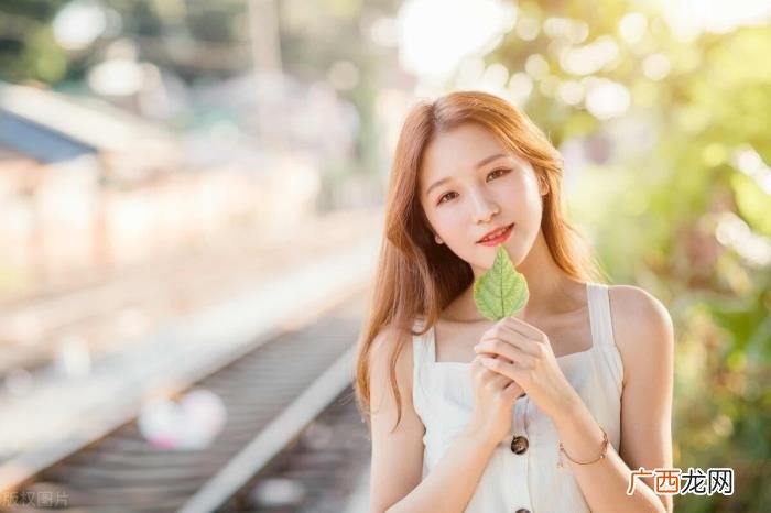 和女生聊天怎么撩她，你还不会跟女生聊天