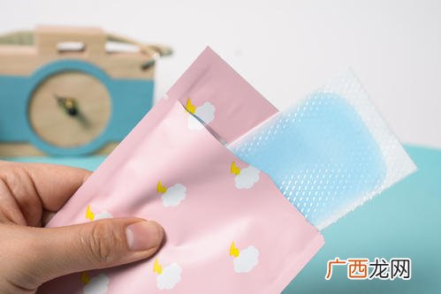 退热贴的原理是什么退热贴能贴脚底吗
