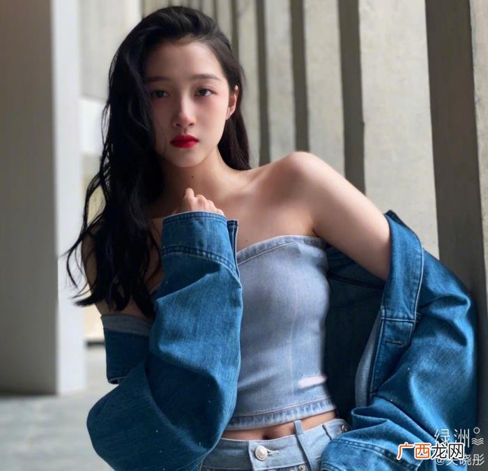 关晓彤和鹿晗合照，关晓彤首次晒合照为鹿晗庆生