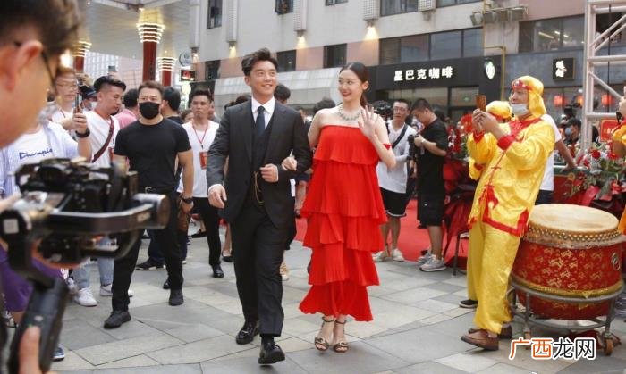 学舞蹈会不会导致拇指外翻，苗苗拇指外翻抢镜