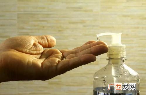 免洗洗手液洗完能拿东西吃吗免洗洗手液能洗干净手吗