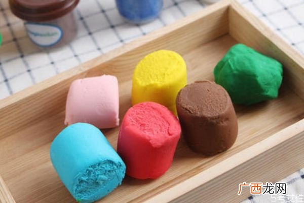 橡皮泥有毒吗小孩子吃到橡皮泥该怎么办