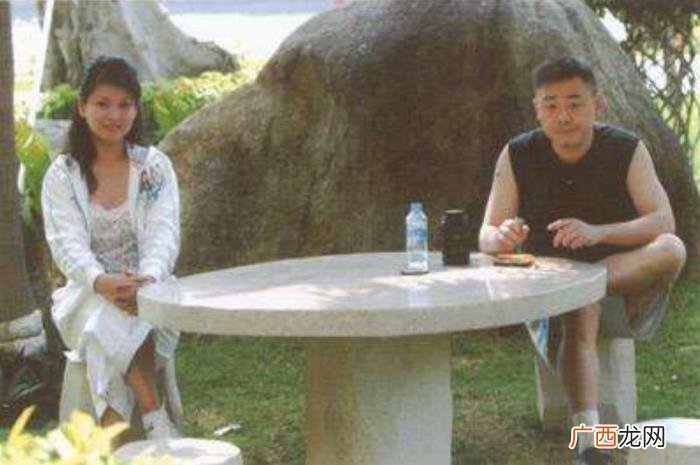 周立波脱口秀上海话，54岁的周立波从脱口秀一哥到人人喊打