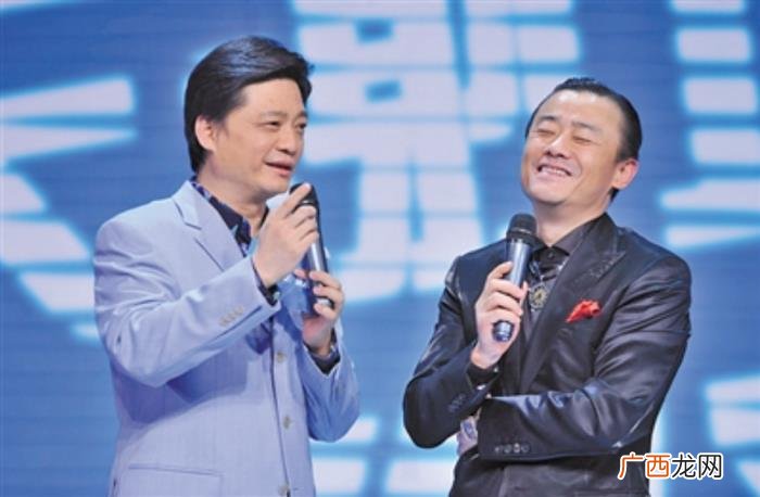 周立波脱口秀上海话，54岁的周立波从脱口秀一哥到人人喊打