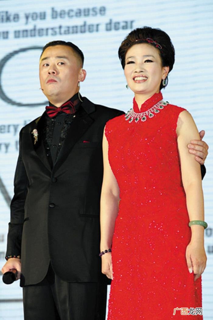 周立波脱口秀上海话，54岁的周立波从脱口秀一哥到人人喊打