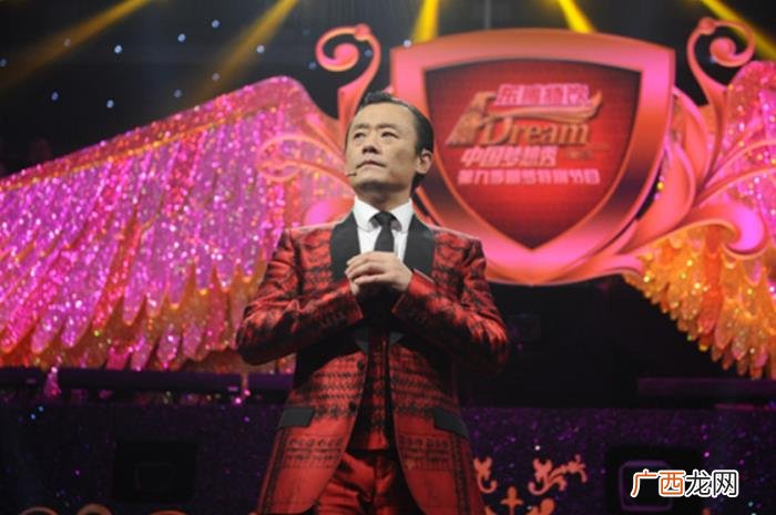 周立波脱口秀上海话，54岁的周立波从脱口秀一哥到人人喊打