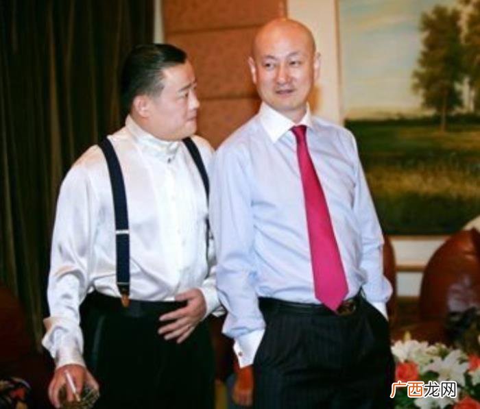 周立波脱口秀上海话，54岁的周立波从脱口秀一哥到人人喊打