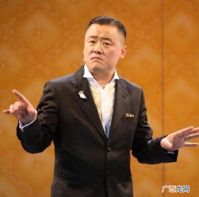 周立波脱口秀上海话，54岁的周立波从脱口秀一哥到人人喊打
