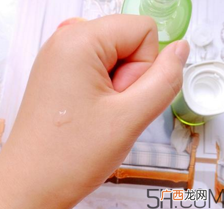 百雀羚水嫩倍现盈透精华水怎么样?好用吗?
