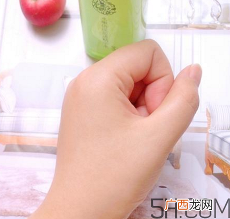 百雀羚水嫩倍现盈透精华水怎么样?好用吗?