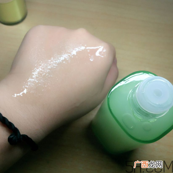 百雀羚水嫩倍现盈透精华水多少钱_价格