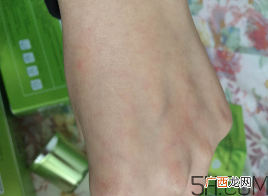 百雀羚水嫩倍现盈透精华水多少钱_价格