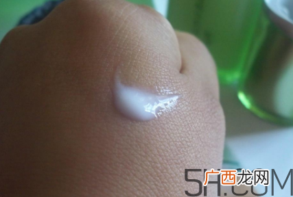 百雀羚水嫩倍现保湿精华乳液多少钱_价格