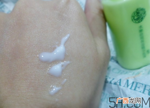 百雀羚水嫩倍现保湿精华乳液怎么样_好用吗