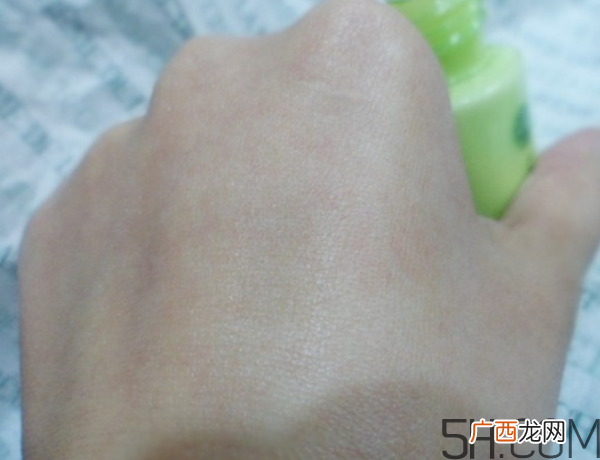 百雀羚水嫩倍现保湿精华乳液怎么样_好用吗