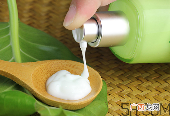 百雀羚水嫩倍现保湿精华乳液怎么样_好用吗