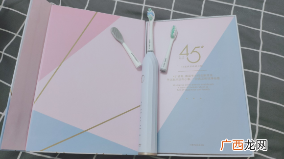 电动牙刷和普通牙刷哪个好？看完你就全明白