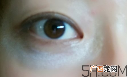 眼霜过期了可以用吗？眼霜的保质期