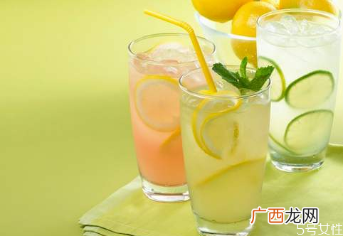 喝柠檬水治口臭吗柠檬水怎么喝去口臭
