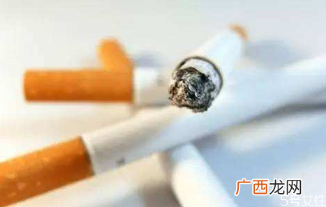 为什么抽烟会让牙齿变黄抽烟牙黄怎么变白